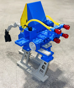 Vintage LEGO Space: Walking Astro Grappler (6882) Excellent Condition