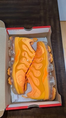 Nike Air VaporMax Plus Orange Low Top Lace-Up Solid Athletic Sneaker New Box
