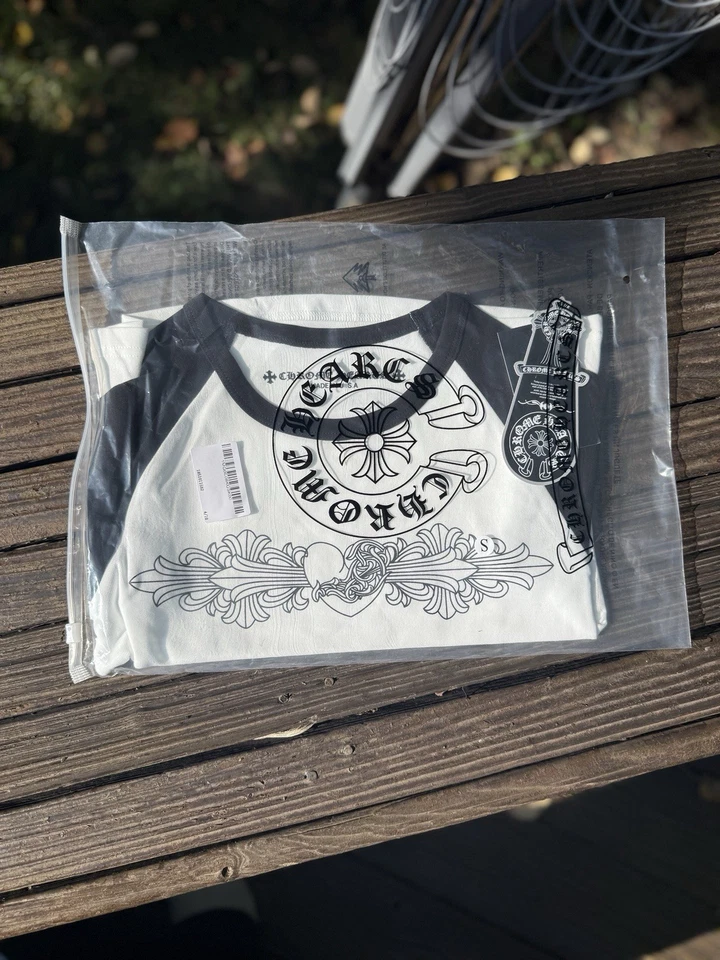 Camiseta Chrome Hearts para mujer pequeña Foto 2 de 4