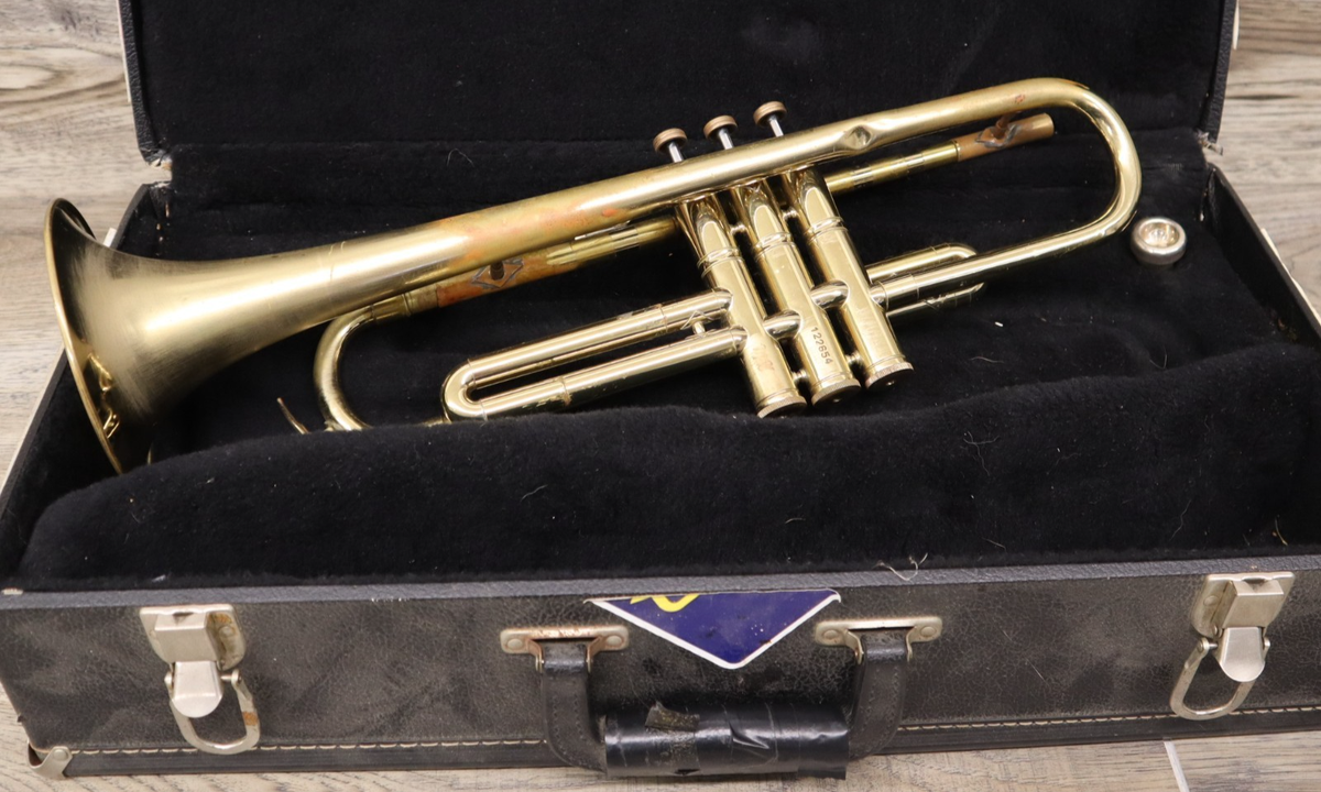 Boosey And Hawkes B&H 400 Trumpet w/ Case **PARTS OR REPAIR ONLY