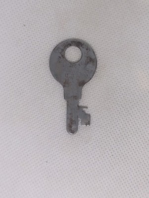 Vintage Eagle Lock Flay Key 9P16