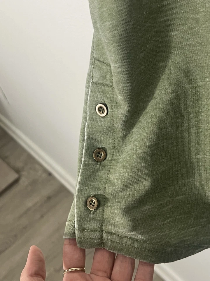 Camisa Jane And Delancey Cuello en V Verde Manga Corta Talla XL Detalle Botones Foto 4 de 4