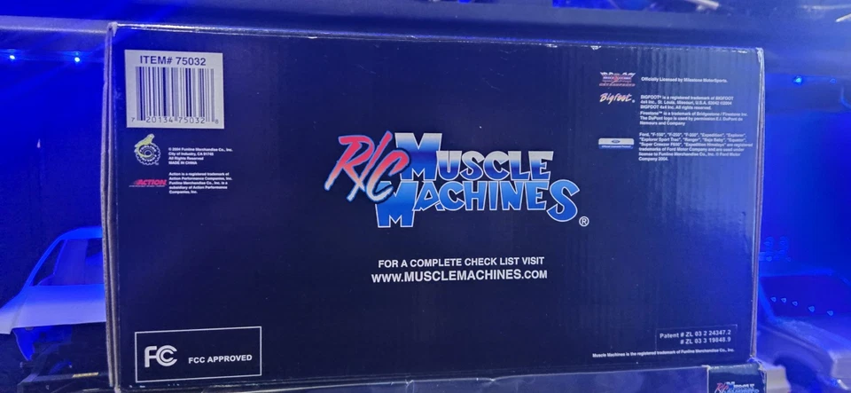 RC Bigfoot Destination Monster Truck Muscle Machines 1:32 NIB Sealed HTF RARE - Image 4 of 4