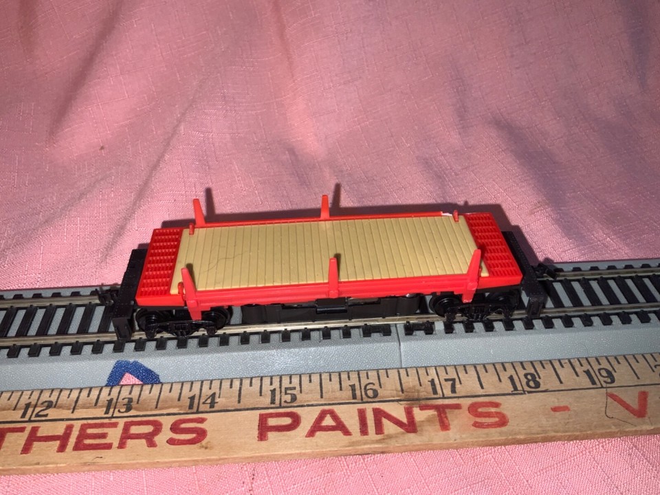 HO TYCO Remote Tilt-Unloading FLAT Car untested | eBay