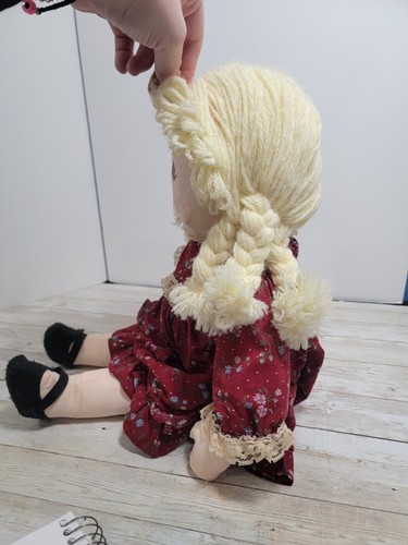 Handmade Vintage Ragdoll Cloth Unmarked Blonde Yarn Hair Blue Eyes Dress Rompers - Picture 5 of 11