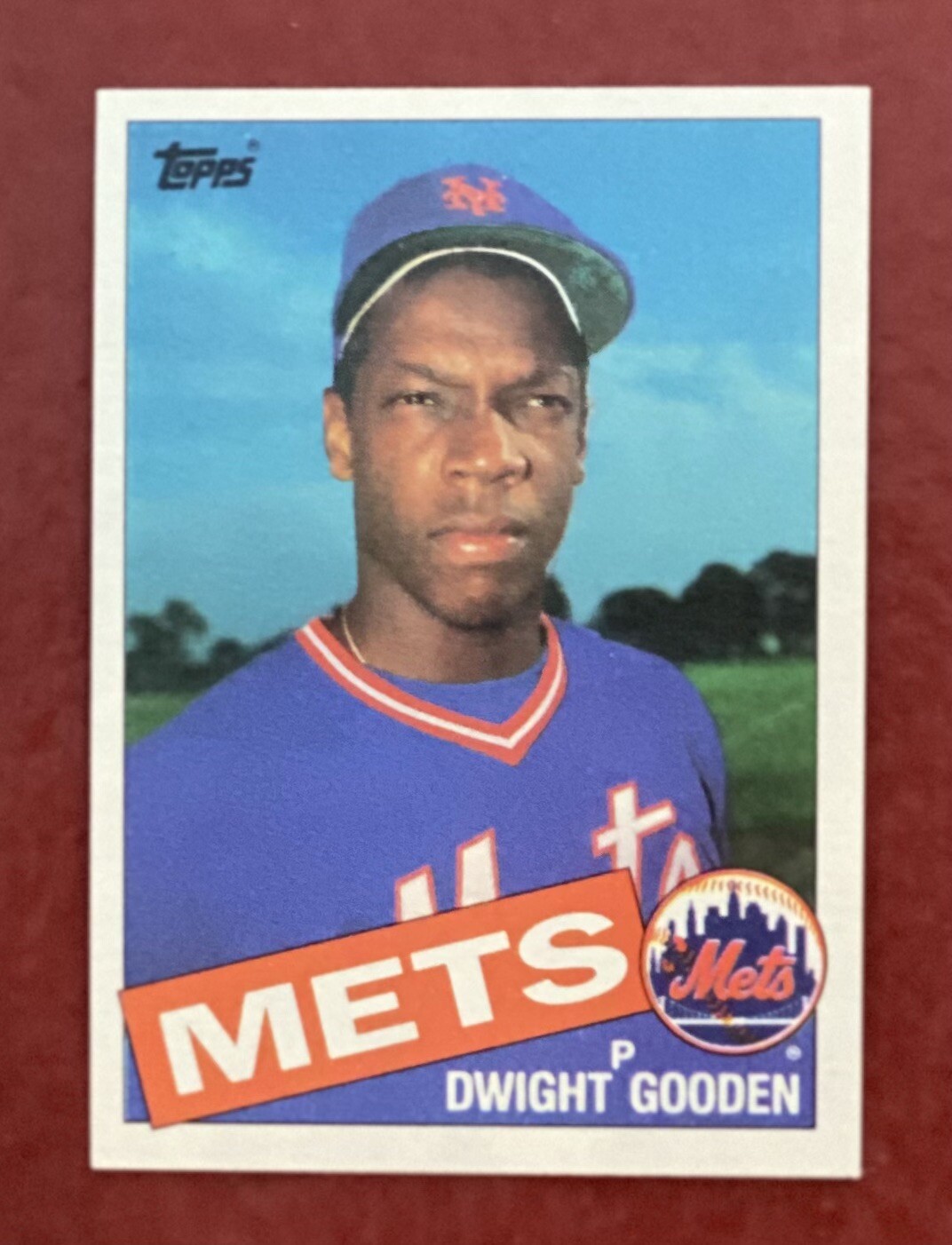 1985 Topps DWIGHT GOODEN # 620 Rookie Card New York Mets Nice Color.