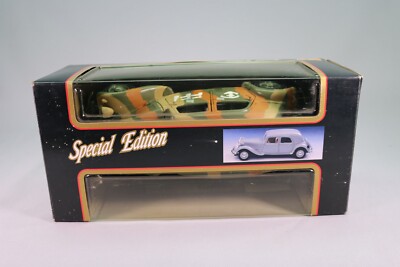 Maisto 1/18 Citroën Traction 15CV 6 Cyl (1952) - Gris - Collection LE505