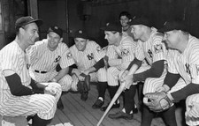 Lou Gehrig In Dugout With Yankee Teammates 1939 Old Baseball Photo