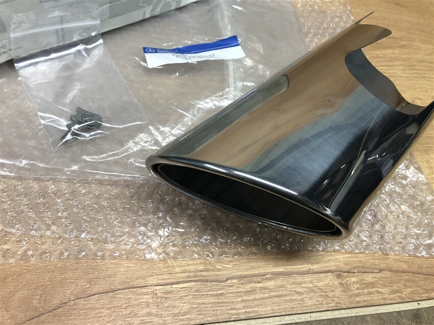Brand New Exhaust Tail Pipe Right Facing Genuine Mercedes C219 