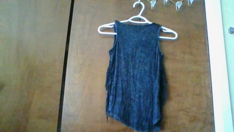 Camiseta sin mangas Xhilaration niñas talla M (7/8) negra con flecos laterales elástica Foto 4 de 4