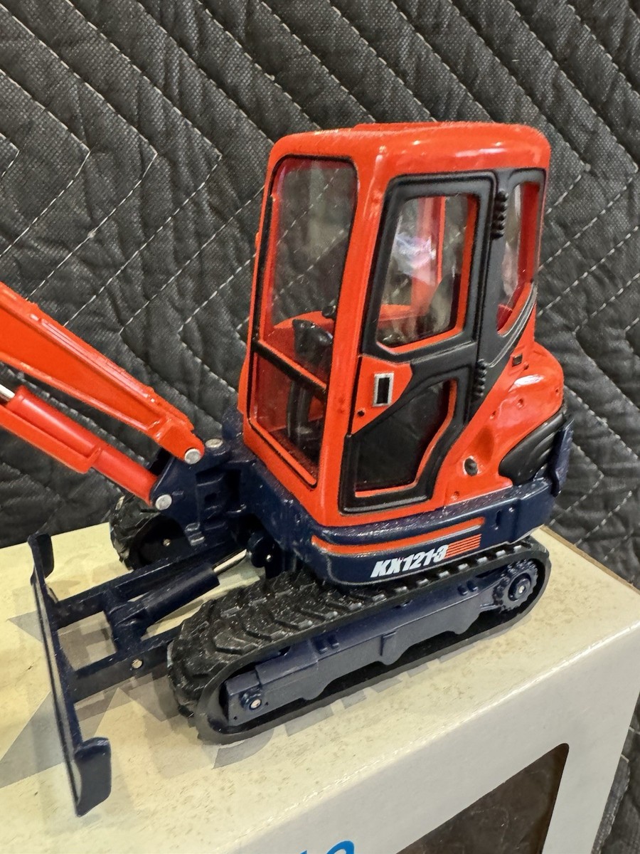 【Kubota KX-3series】ミニチュアKubota KX121-3 Kubota KX121-3 Miniature Excavator KX-3 Series 1/24 Diecast
