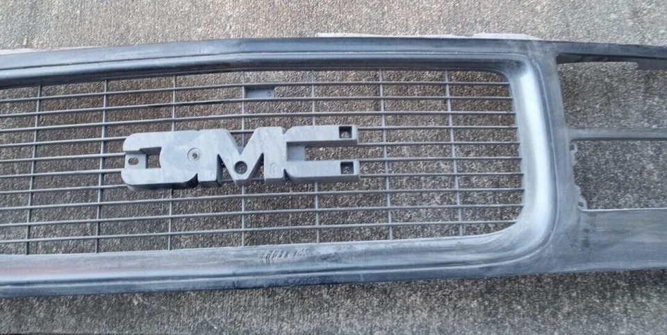 Parrilla de parachoques delantera negra estilo OE para camioneta GMC C1500 94-98 LOC-1009DG Foto 4 de 4