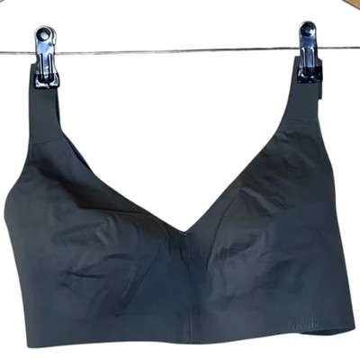 Lululemon Athletica Bra 32DD Black Seamless Support Everyday Comfort Bra