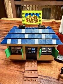 4982 LEGO SpongeBob SquarePants Mrs. Puff's Boating School