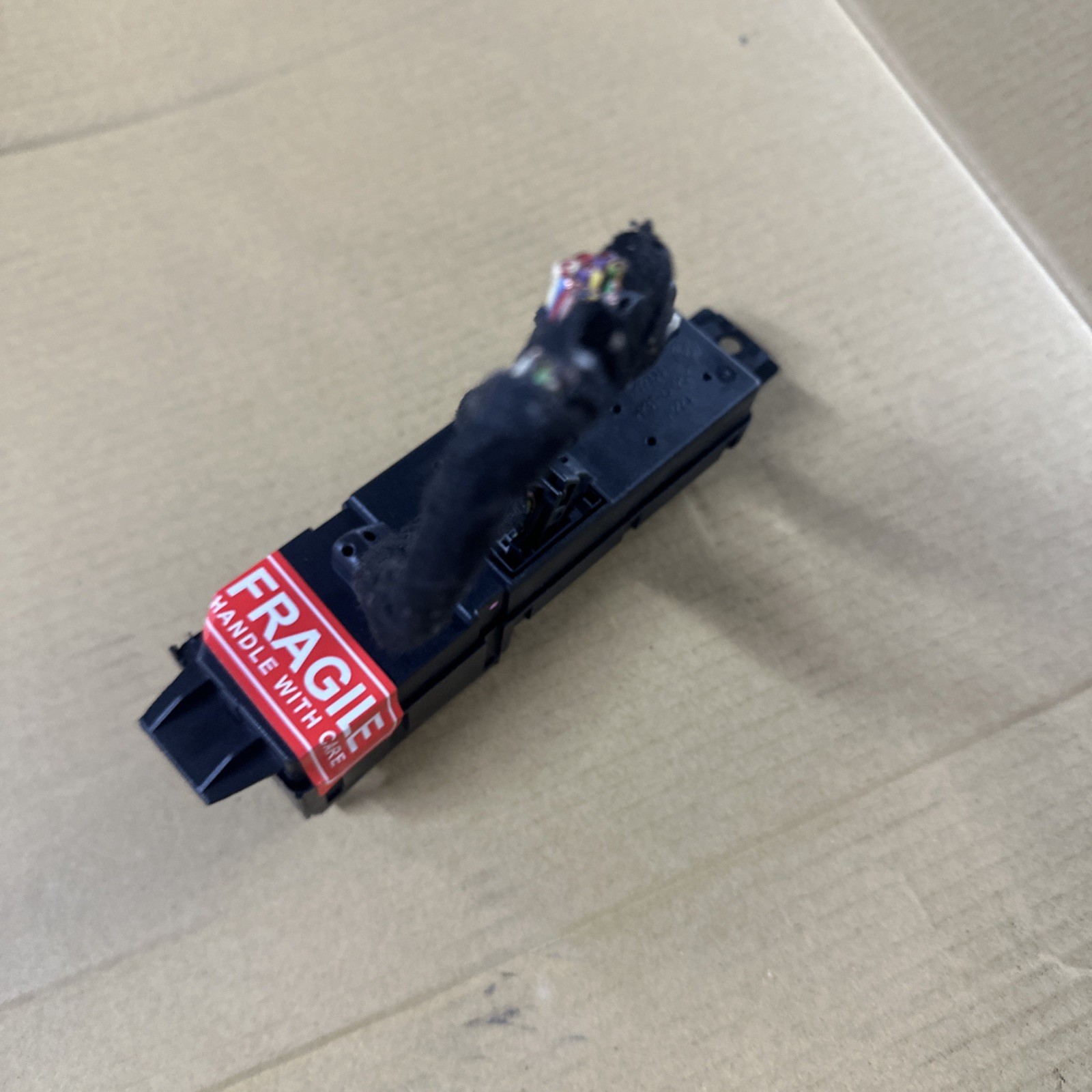 03-13 Maserati Quattroporte M139 Front Right Side Door Window Control Switch OEM