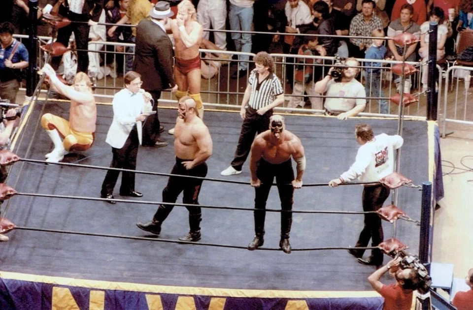 ROAD WARRIORS TAG TEAM 15 DVD SET *NWA STEINER BROS, MIDNIGHT EXPRESS - Imagem 4 de 4