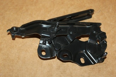 Audi A3 8V Bonnet Left Side Hinge 8V0823301G NEW GENUINE