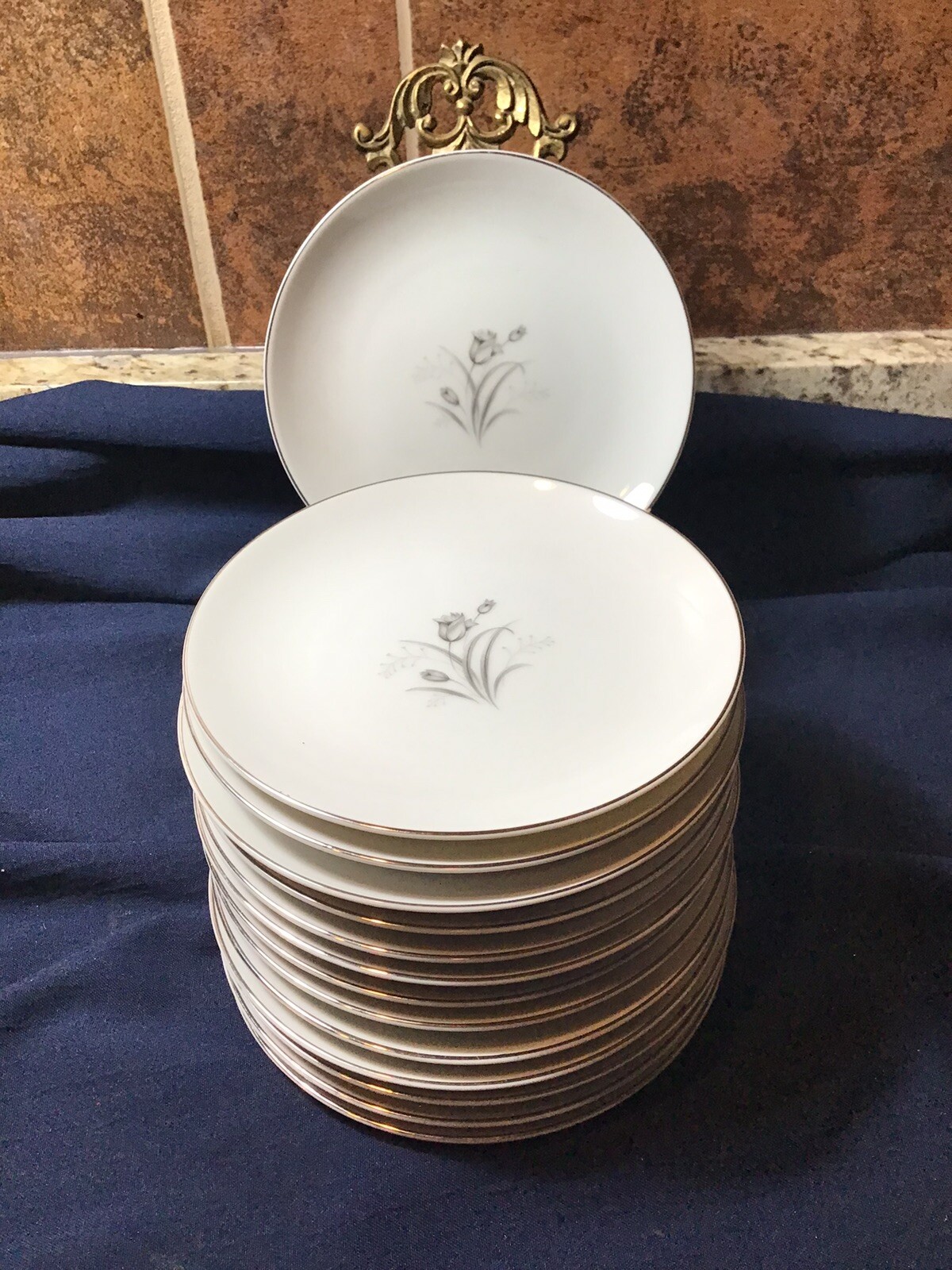 CREATIVE ROYAL ELEGANCE FINE CHINA 7 Desert/Bread PLATES 6 1/4” MADE IN