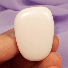 Mangano Calcite smooth stone 'Self Acceptance' 18.2g SN29404