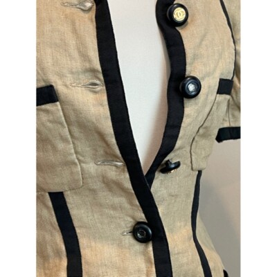 ✨Vintage CHANEL Spring 1990 Runway CC Logo Button Jacket