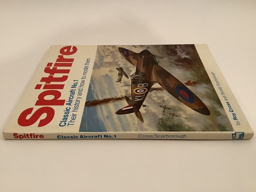 SPITFIRE CLASSIC AIRCRAFT NO 1 CROSS & SCARBOROUGH WWII MILITARY HISTORY MODEL - Picture 4 of 6