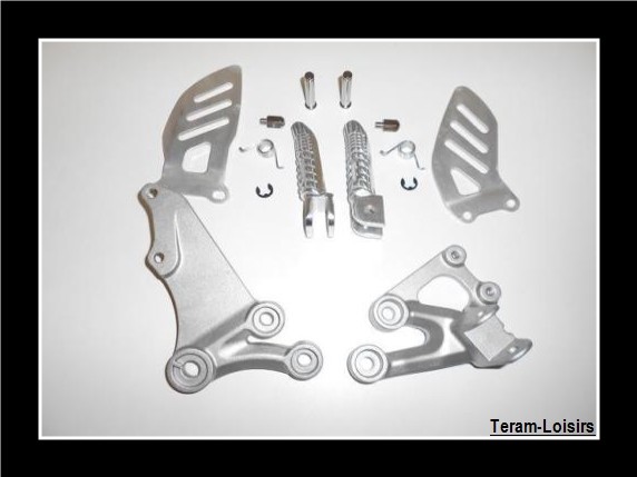 Platine repose pieds Suzuki GSXR 600 750 pour réparer une moto après chute modèles 2006-2010