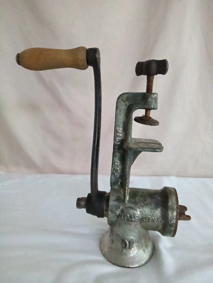 Vintage Keystone Meat Grinder No 10 Hand Crank Table Mount - Image 2 of 4
