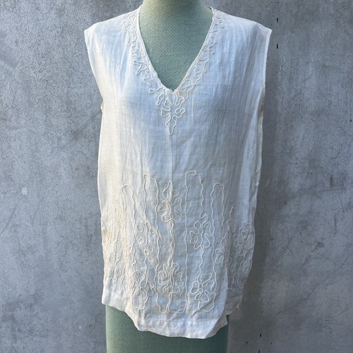 Antique 1920s White Linen Blouse Floral Embroider… - image 1