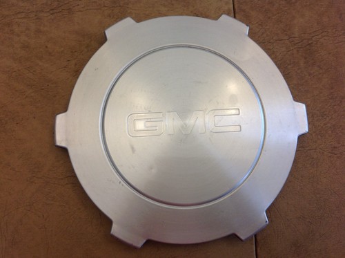 SALE #B 2004- 2007 GMC Sierra Yukon Denali 9594521 Wheel Center Hub Cap 17" OEM