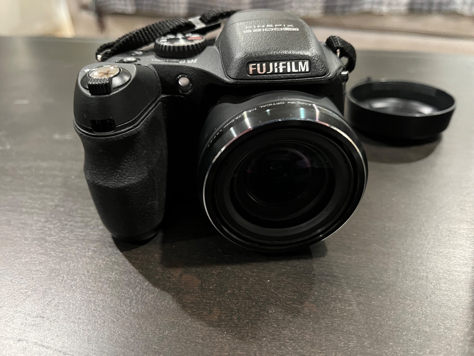 Fujifilm FinePix S2100HD 10MP Digital Camera in pristine condition