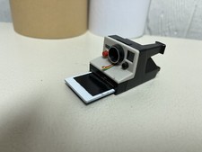Worlds Coolest Smallest POLAROID LAND CAMERA Toy Miniature Keychain 12/11/24 M