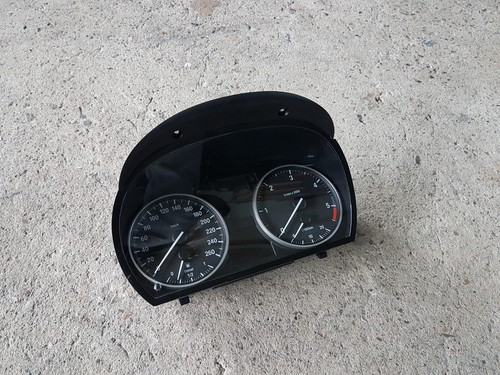 BMW X1 E84 3er E90 E91 LCI Tacho Kombiinstrument Diesel KM/H 9242346