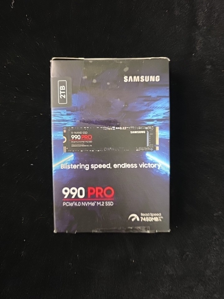 Samsung - 990 PRO 2TB Internal SSD PCle Gen 4x4 NVMe MZ-V9P2T0B/AM