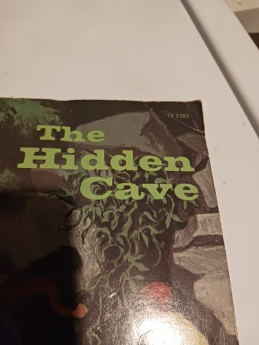 The Hidden Cave TX2585 Scholastic Book 1st Printing 1973 - Picture 3 of 8