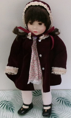 Vintage Suzanne Gibson Libby Girl Vinyl & Cloth Doll c 1977/80's