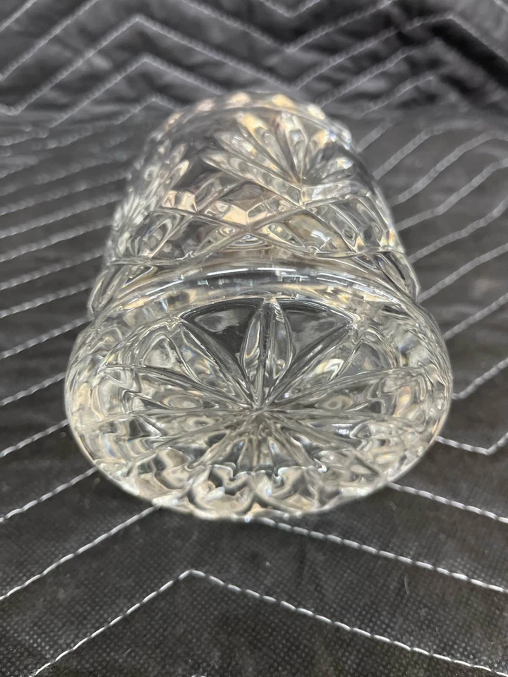 Tarro de galletas de cristal de corte pesado sin tapa patrón de abanico de diamante Foto 2 de 2