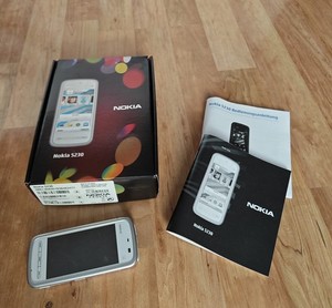 ....original Nokia 5230 in weiss-rose und OVP