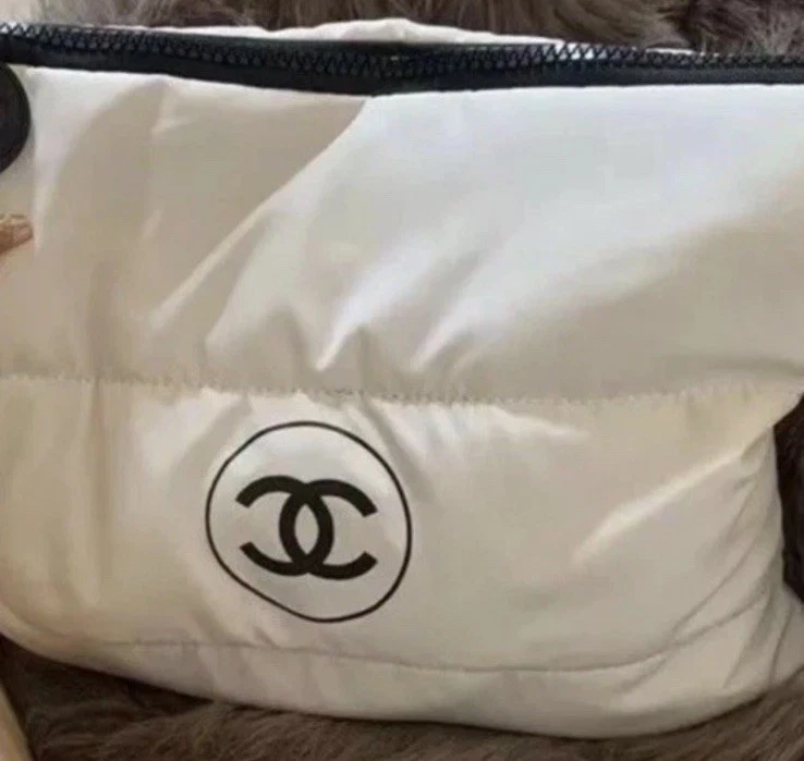 Beauty Pouch VIP New Chanel Cosmetic Makeup Case Organizer - Image 3 of 4