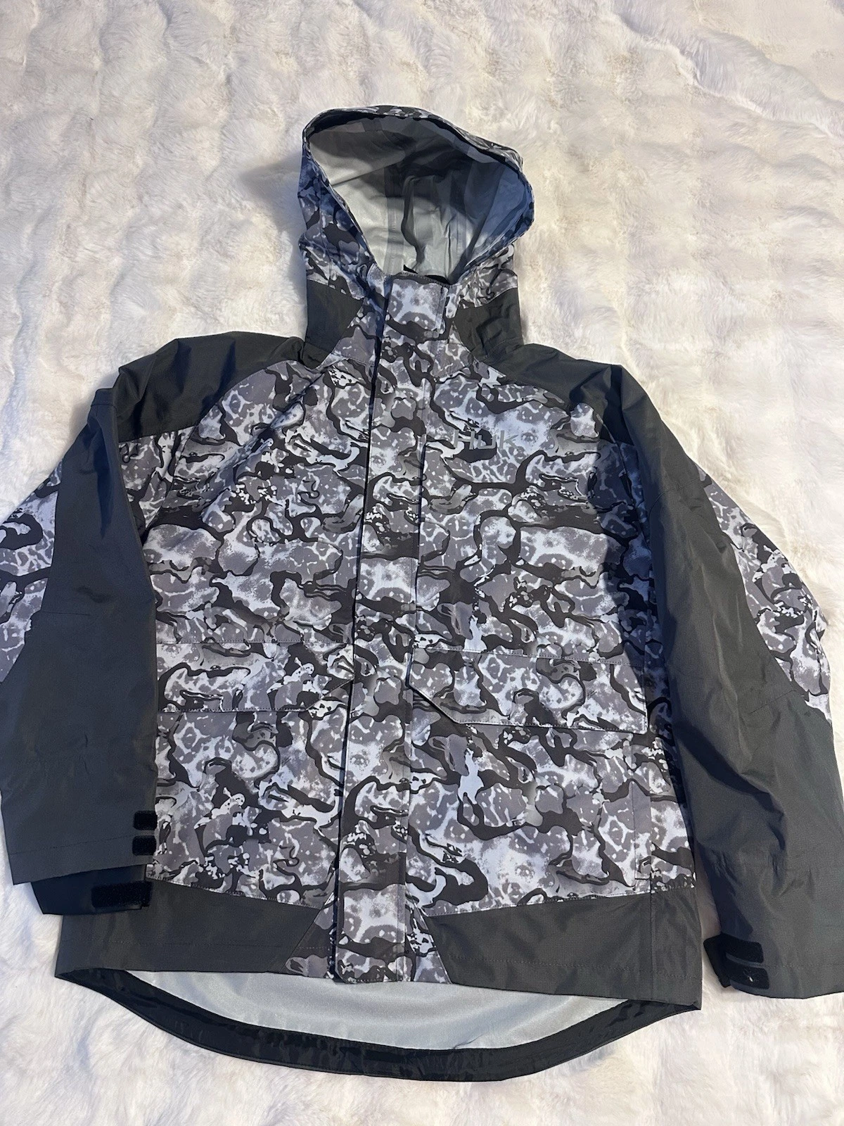 HUK Mens Wind/Waterproof Hooded Shell Jacket Smoke Camo Fishing Size M