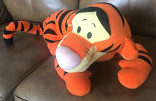 2001 Mattel Winnie the Pooh Lounging Tigger Plush  Fisher-Price Disney Stuffed A