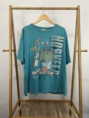 VTG 90s Charlotte Hornets NBA Looney Tunes Taz Wile Thrashed Worn T-Shirt 2XL