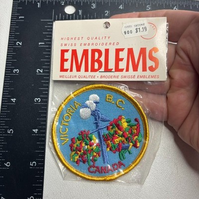 Vtg Original Pkg VICTORIA BRITISH COLUMBIA Flowers Lamppost Canada Patch 61S1
