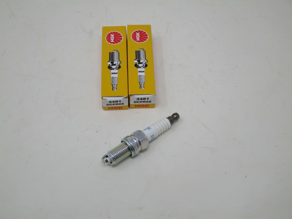 2 Genuine NGK 3481  DCPR6E  Copper Core Spark Plug