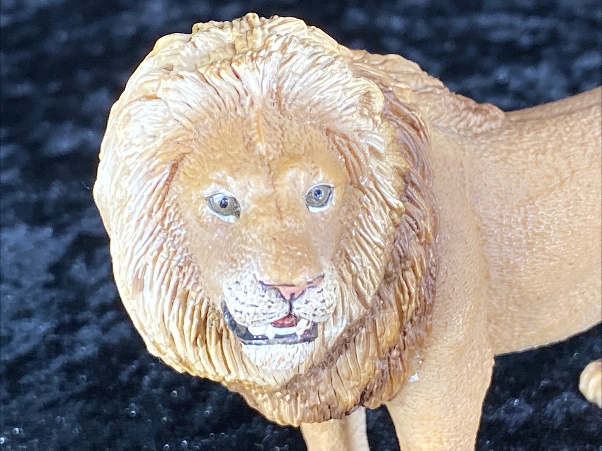 Schleich Male Lion Adult Animal Wildlife Figure 2007 Retired