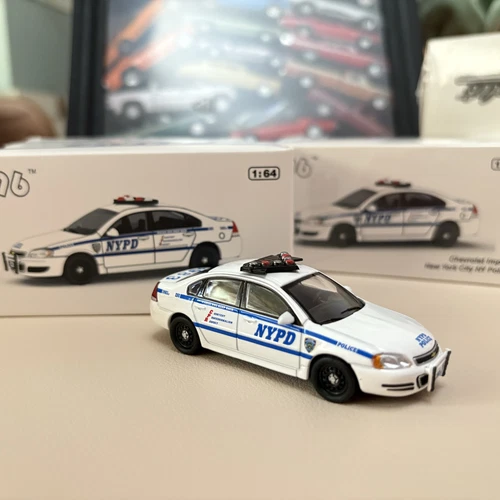 596 Model 1/64 Chevrolet Impala New York City NY Police Car Model - Picture 4 of 5