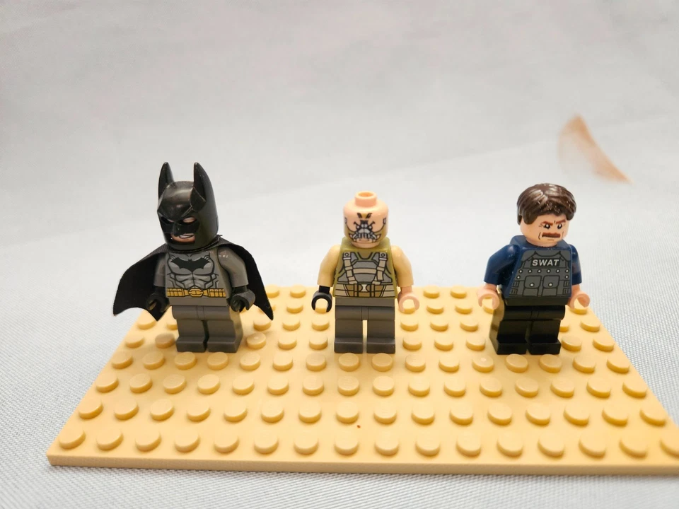 LEGO Batman DC #76001 Bat vs. Bane: Tumbler Chase - LEER SOBRE FIGURAS, Completo Foto 2 de 4