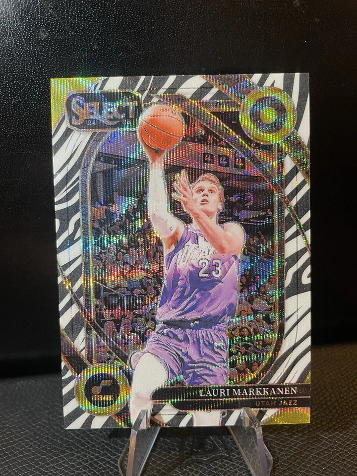 Lauri Markkanen ZEBRA 🦓 2024-25 Panini Select Courtside Prizm SSP Foto 2 de 4