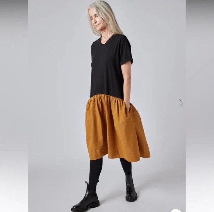 RUTI The Zero Effort Midi Dress Black And gold Women’s Size XS/S Oversized
