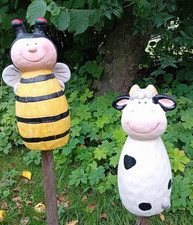 2er Set Zaunhocker Kuh & Biene Keramik Pfahlhocker Gartendeko Gartenfigur B-Ware
