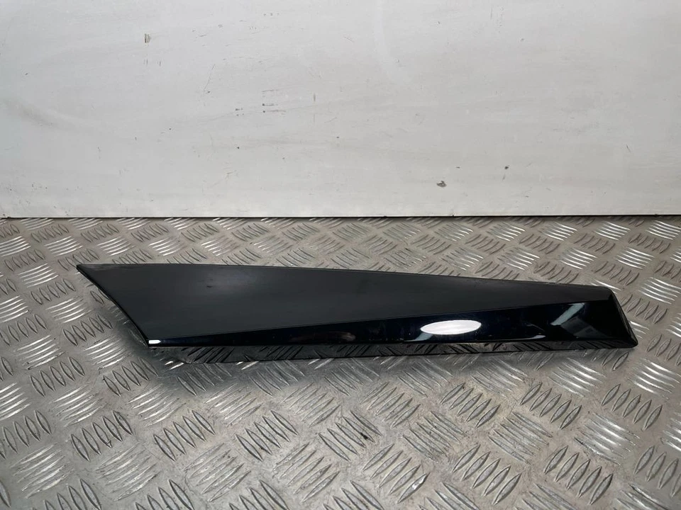 Moldura puerta trasera peugeot 2008 ii 2021 9826305280 liq13453 Foto 2 de 4